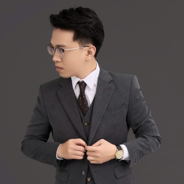 KTS Nguyễn Tiến Hùng